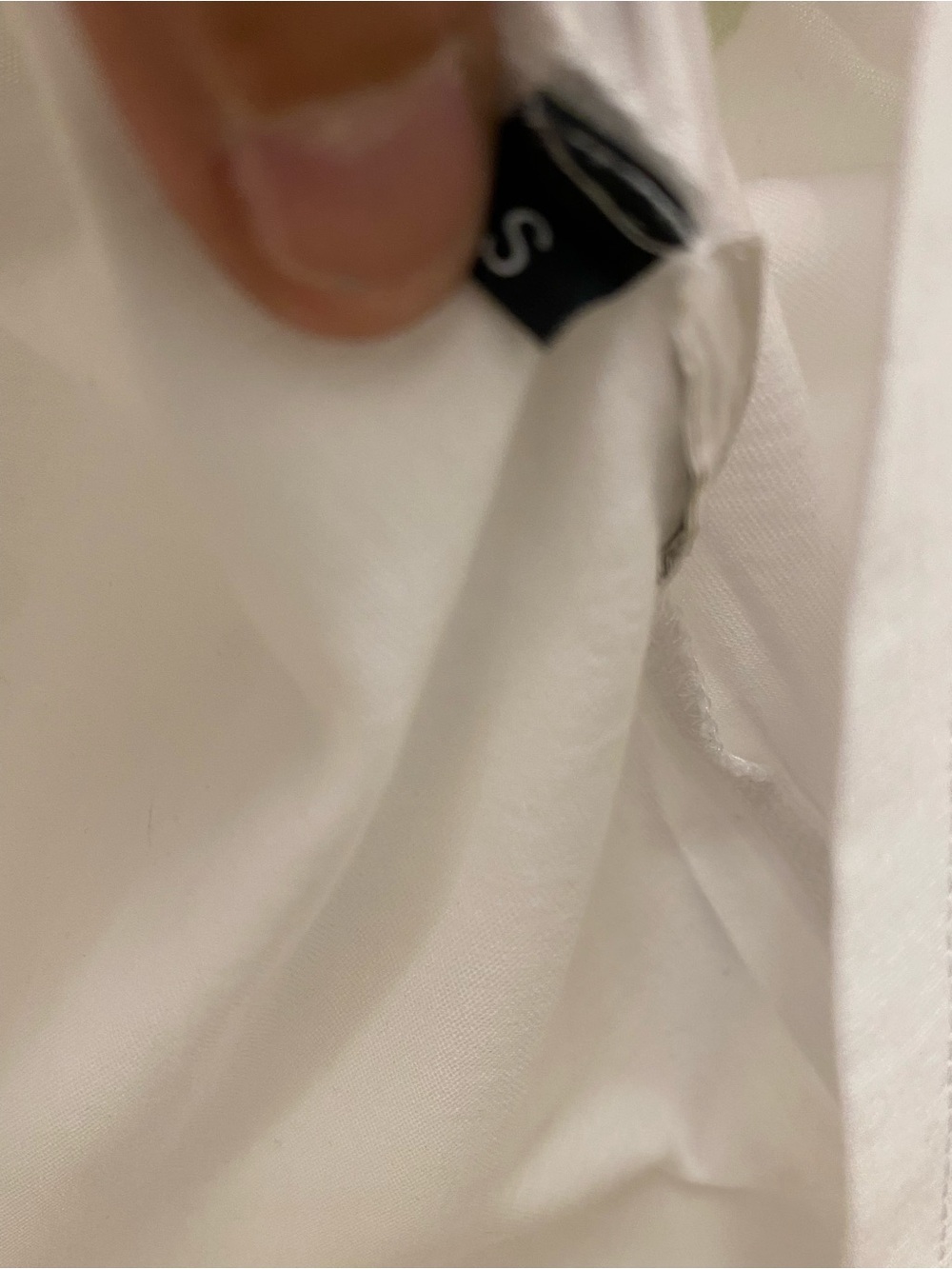 TOMORROWLAND White Tee with Red Label - Picture 5 of 6